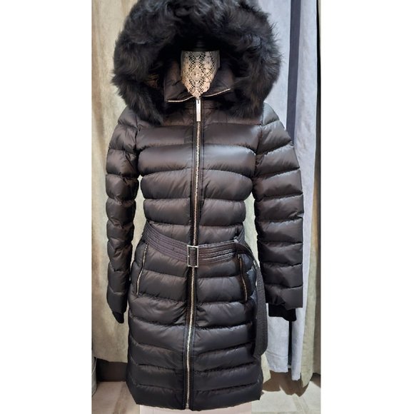 Burberry long puffer coat. - Picture 1 of 8